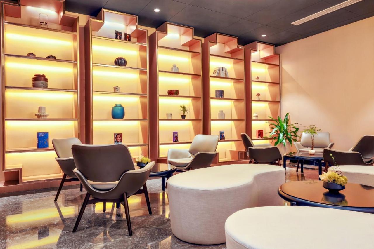 Maxx Phnom Penh Downtown By H World Hotel Exterior photo