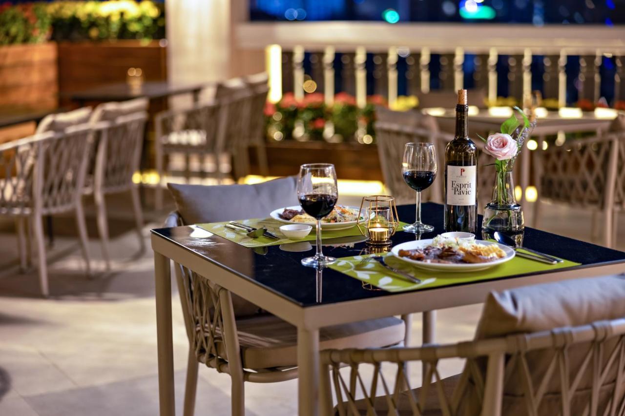 Maxx Phnom Penh Downtown By H World Hotel Exterior photo