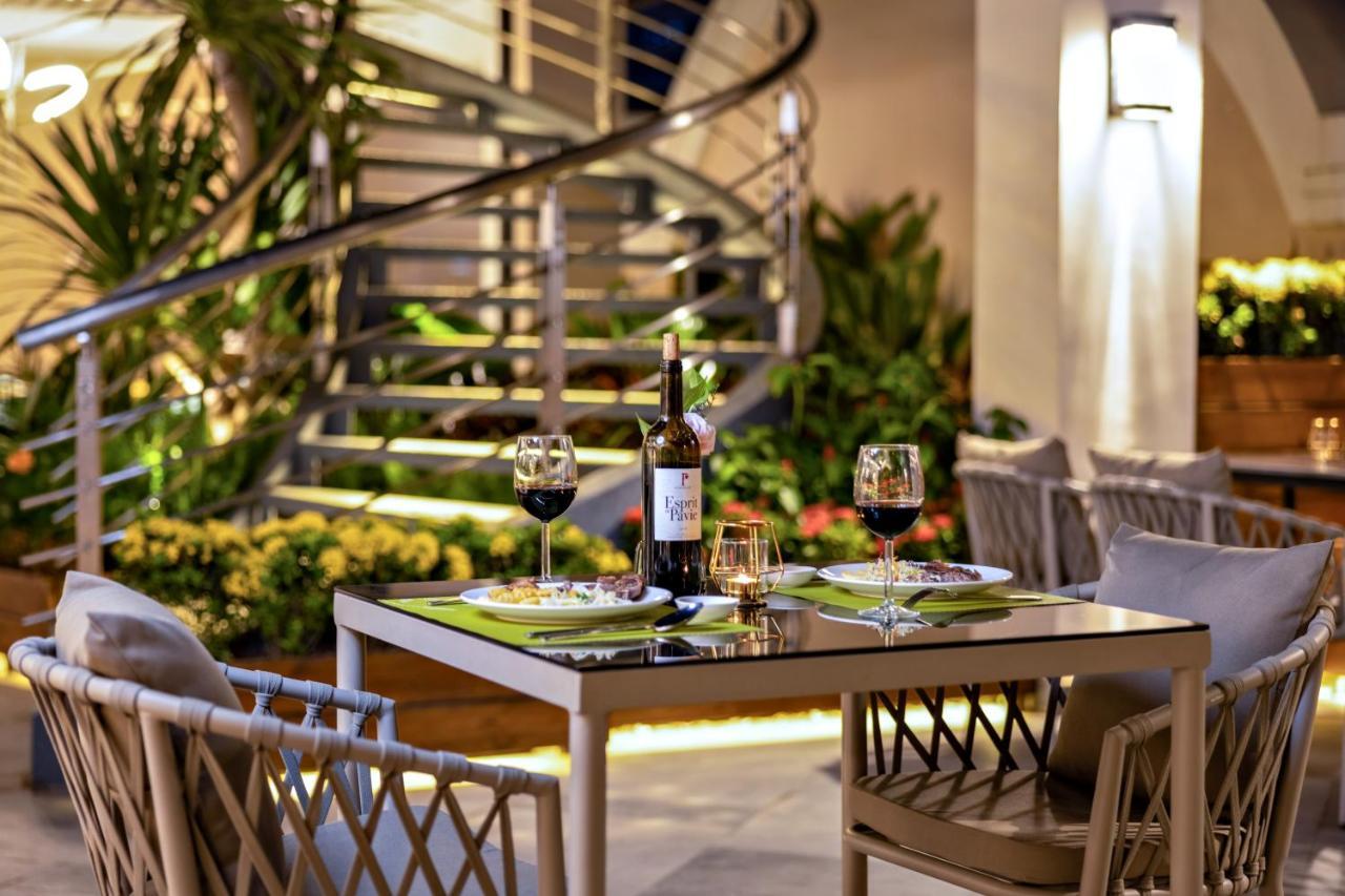 Maxx Phnom Penh Downtown By H World Hotel Exterior photo