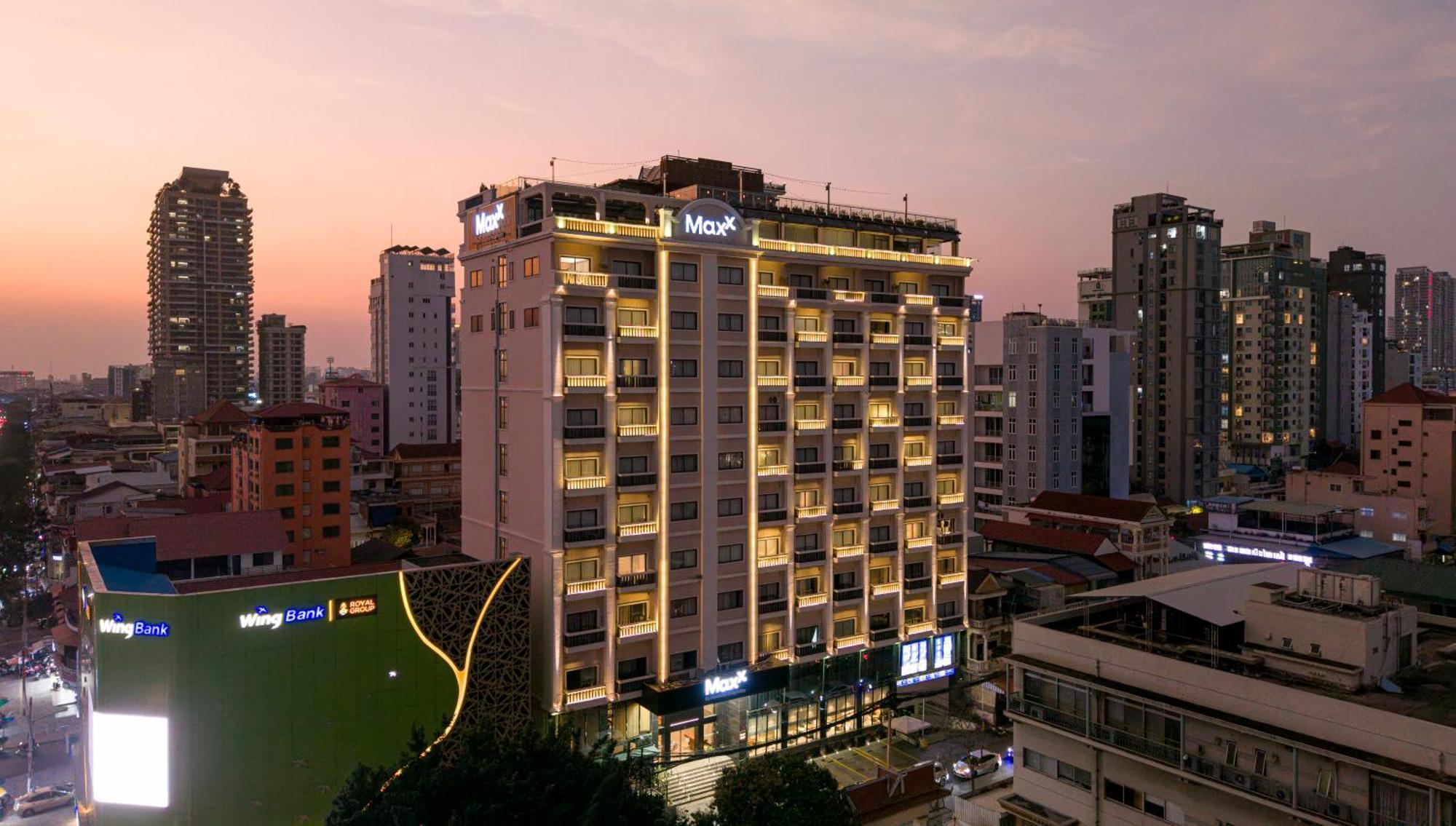 Maxx Phnom Penh Downtown By H World Hotel Exterior photo