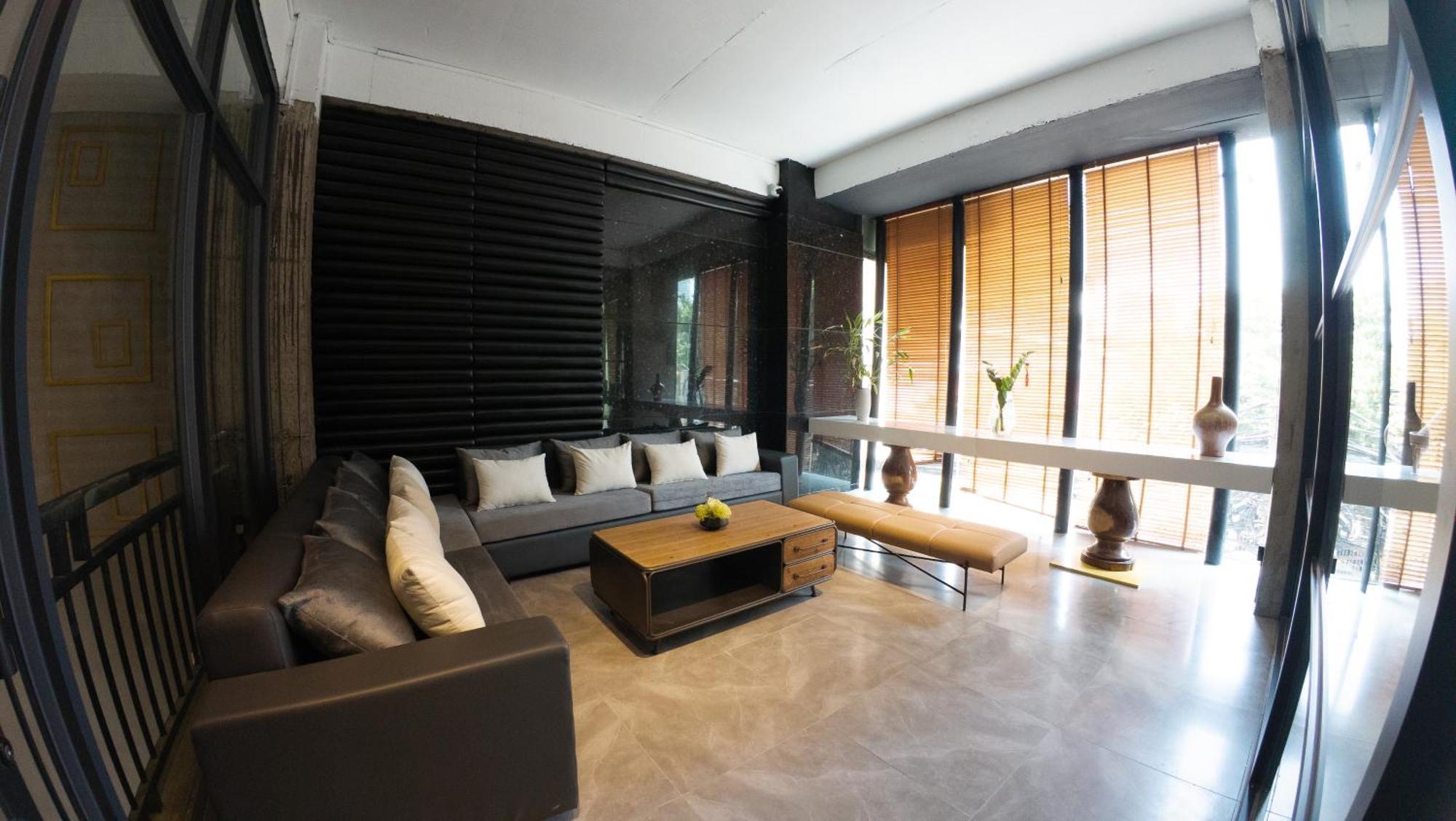 Maxx Phnom Penh Downtown By H World Hotel Exterior photo