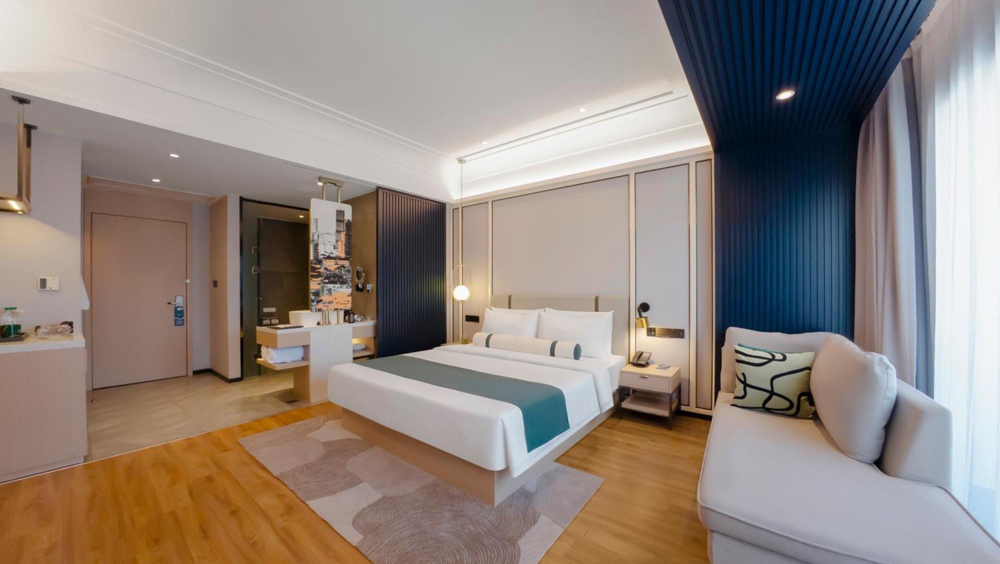 Maxx Phnom Penh Downtown By H World Hotel Exterior photo