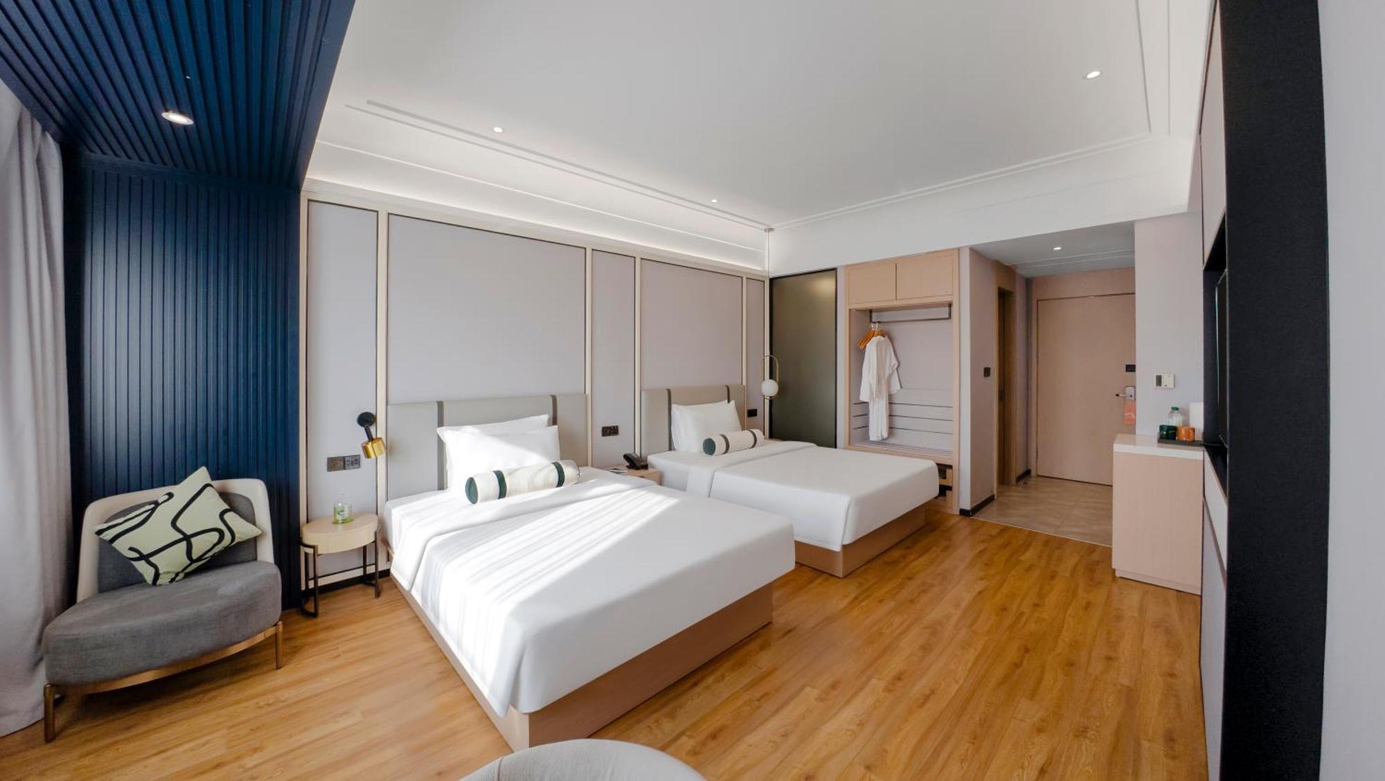 Maxx Phnom Penh Downtown By H World Hotel Exterior photo