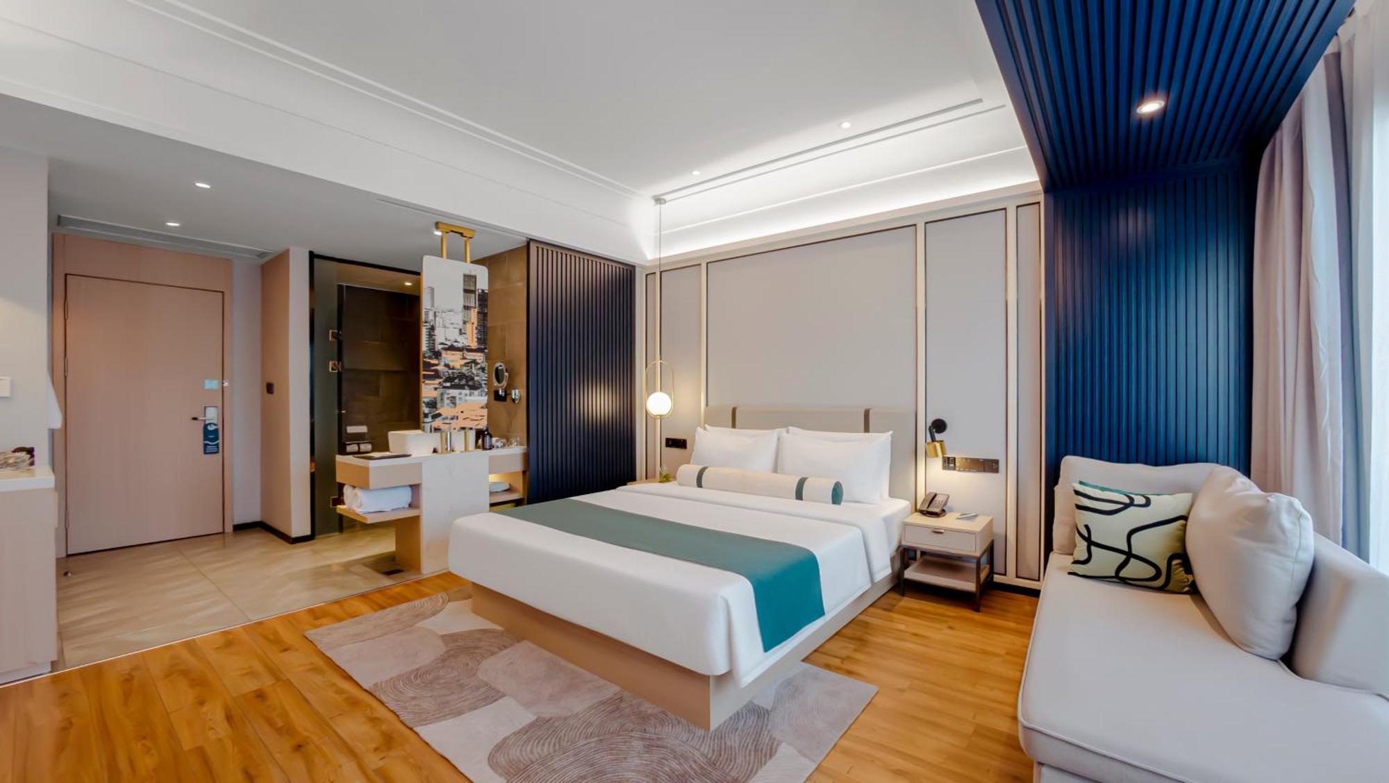 Maxx Phnom Penh Downtown By H World Hotel Exterior photo